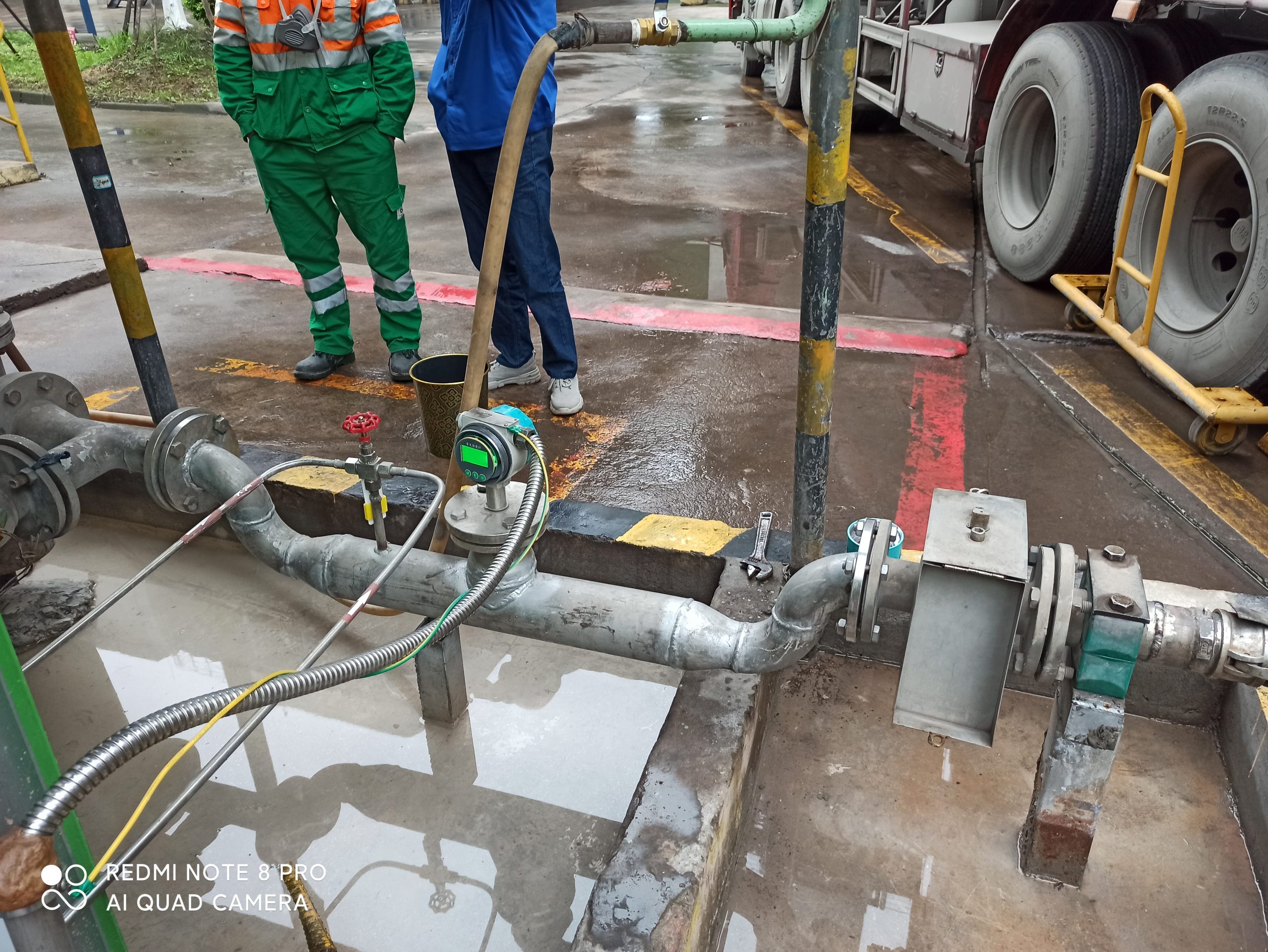 西安云儀工業(yè)在線音叉密度計：賦能油田與采油廠精準(zhǔn)高效生產(chǎn)